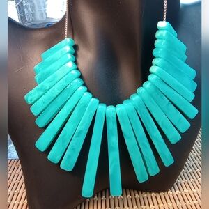 Charming Charlie Faux Turquoise Shard Collar Necklace Silver tone 17"+2"ext